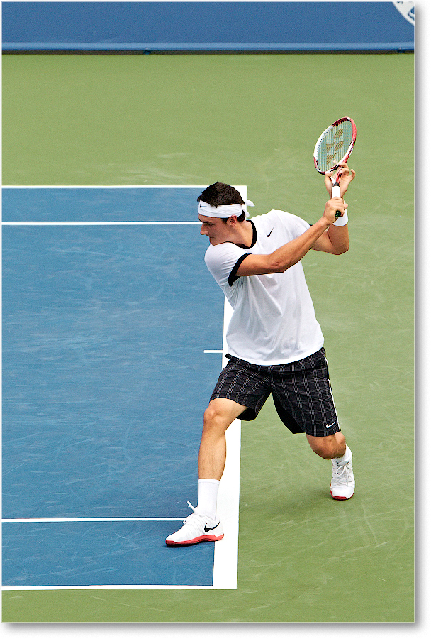 Tomic (l Federer R16) Cincy2012_D4B7842 copy