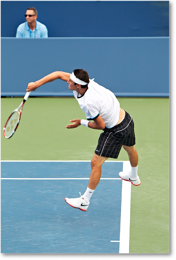 Tomic (l Federer R16) Cincy2012_D4B7939 copy