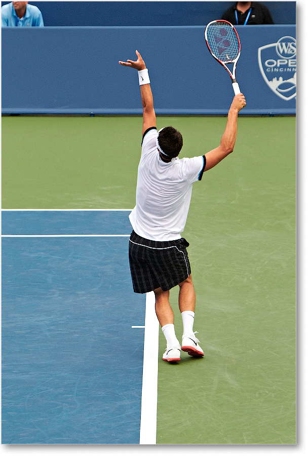 Tomic (l Federer R16) Cincy2012_D4B7940 copy
