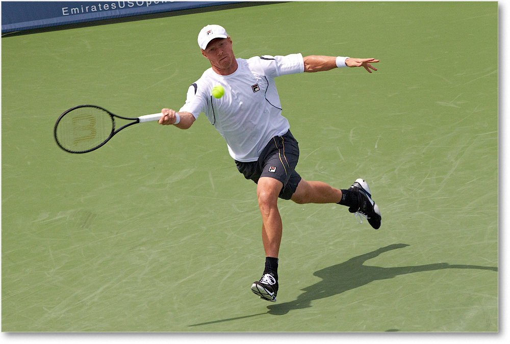 Tursunov (d Ferrer R16) Cincy2013_D4C5364 copy
