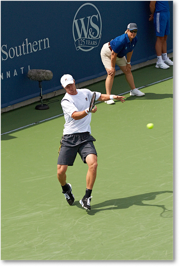 Tursunov (d Ferrer R16) Cincy2013_D4C5368 copy