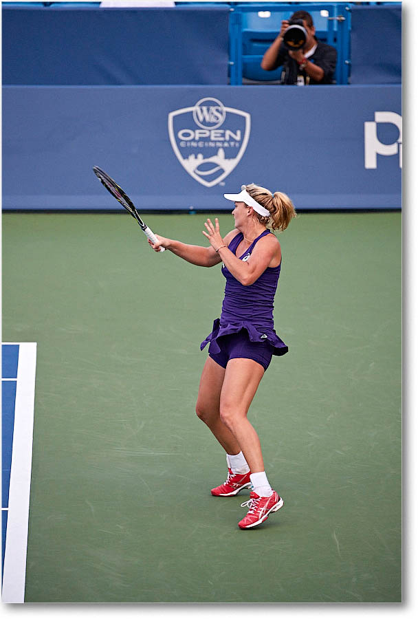 Vandeweghe_(d_Errani_R64)_Cincy2016_4DXA1595 copy