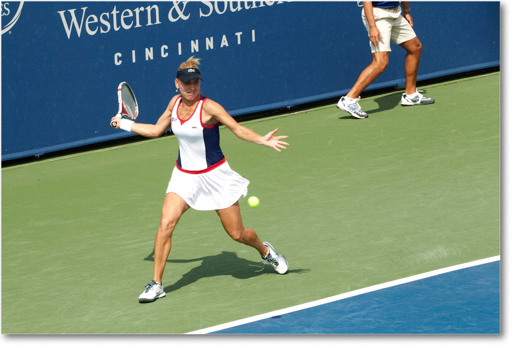 Vesnina (d Flipkens R64) Cincy2013_D4C3090 copy