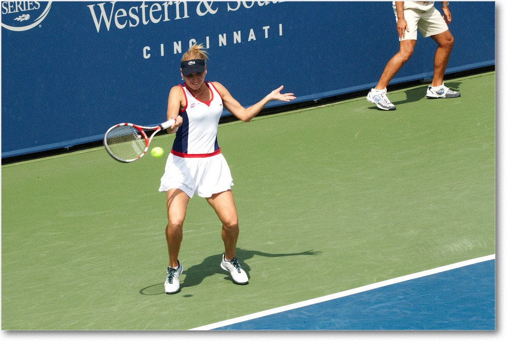 Vesnina (d Flipkens R64) Cincy2013_D4C3091 copy
