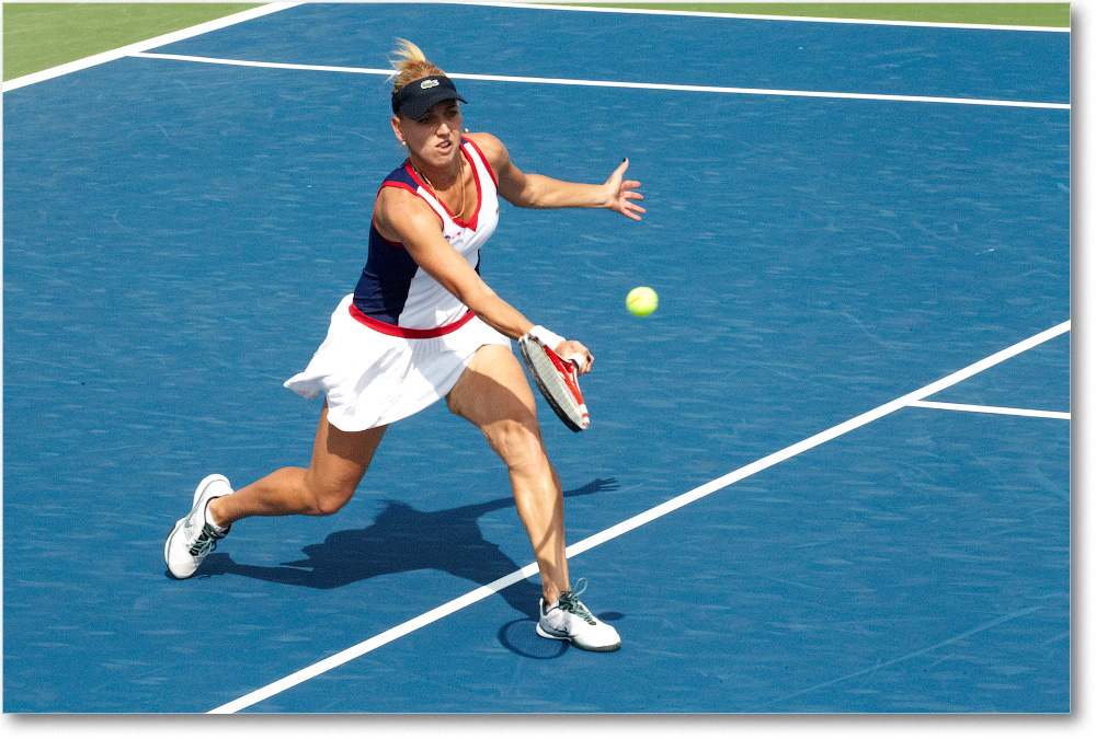 Vesnina (d Flipkens R64) Cincy2013_D4C3098 copy