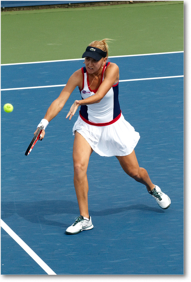 Vesnina (d Flipkens R64) Cincy2013_D4C3129 copy